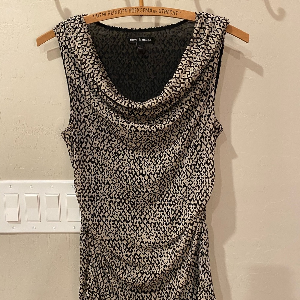 Cable & Gauge Slimming Tank Top, Size Medium